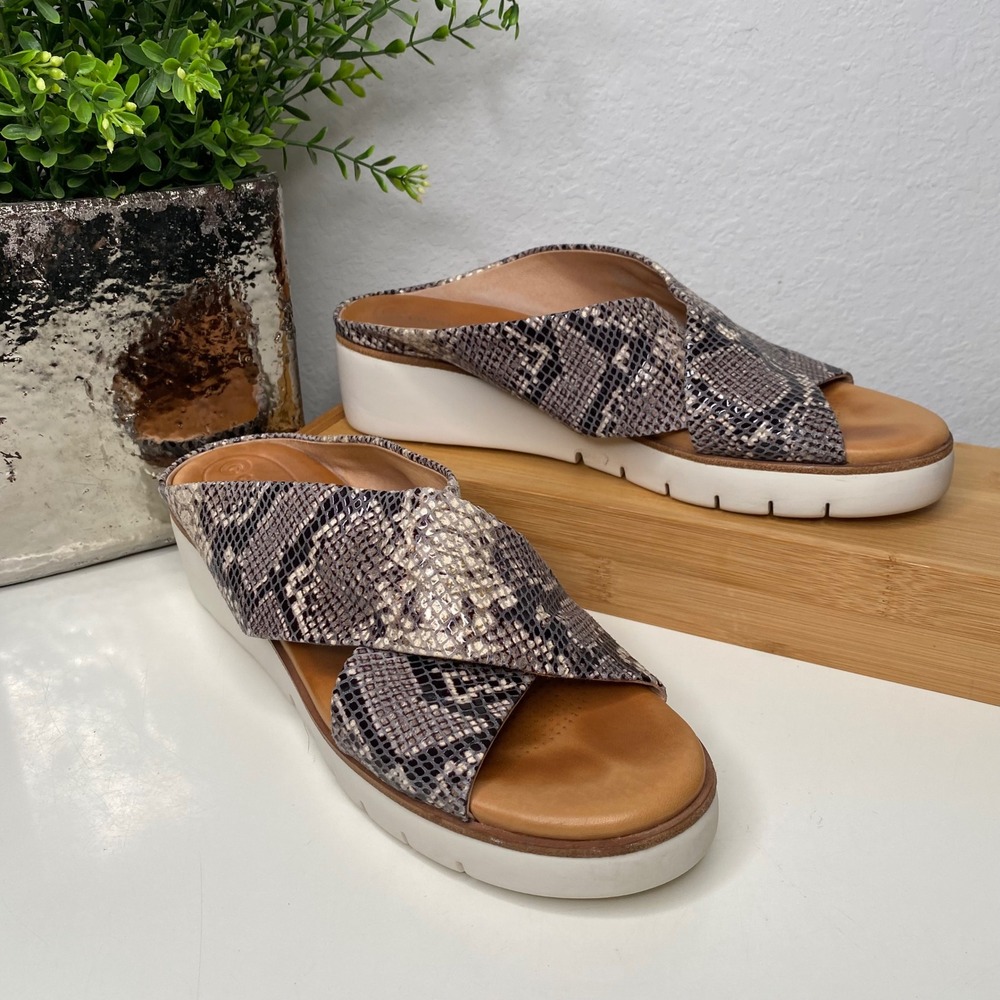 Corso Como Bilanka Wedge Sandals Womens Grey Snakeskin Leather Slide Chic 9M